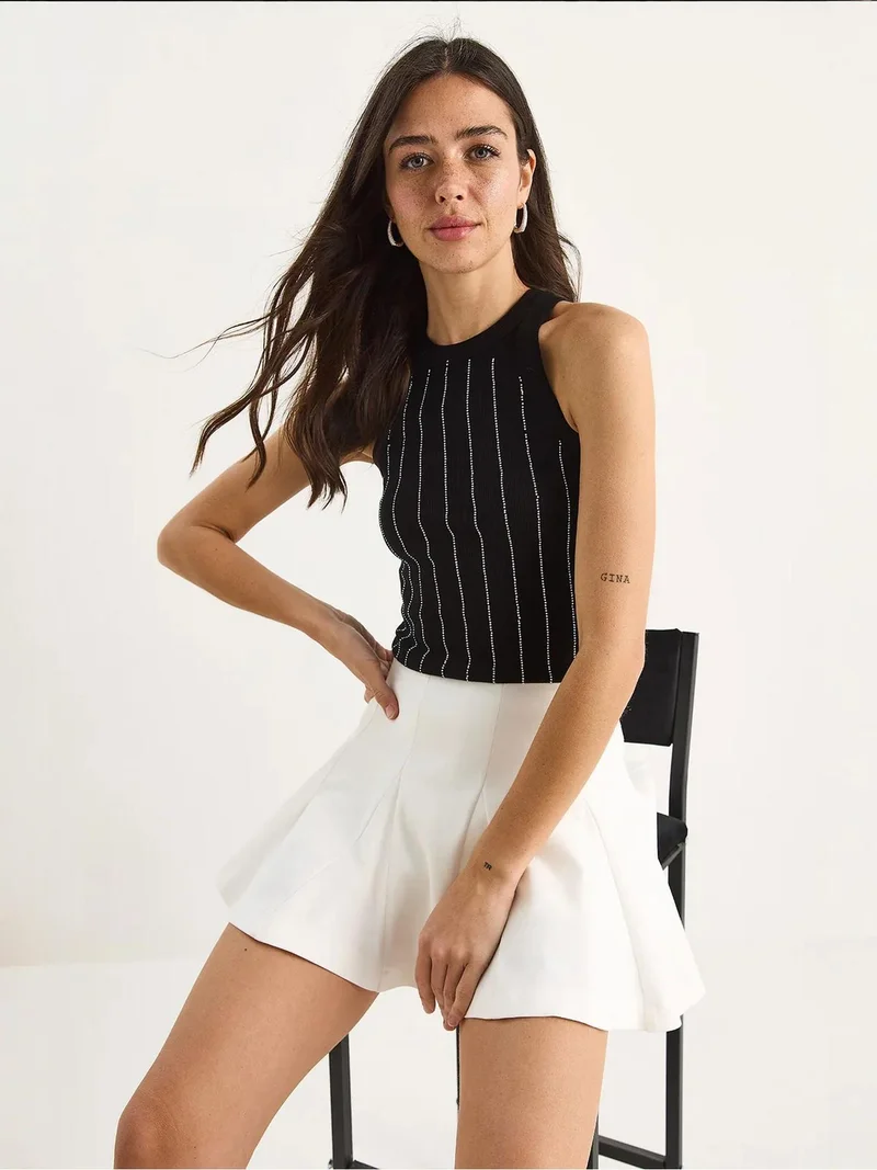 Bianco Lucci LUCCI Striped Ribbed Crew Neck Crop Top