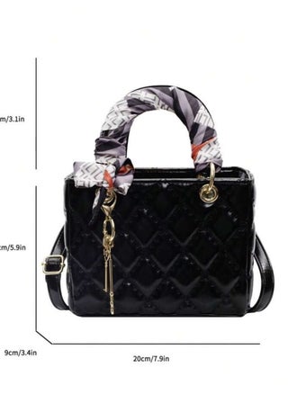 Plain women's bag with detachable strap and zipper closure - pzsku/Z71666227AD5BE242181CZ/45/1745537274/230130ec-e4f1-4e85-bef4-f24e1b853110