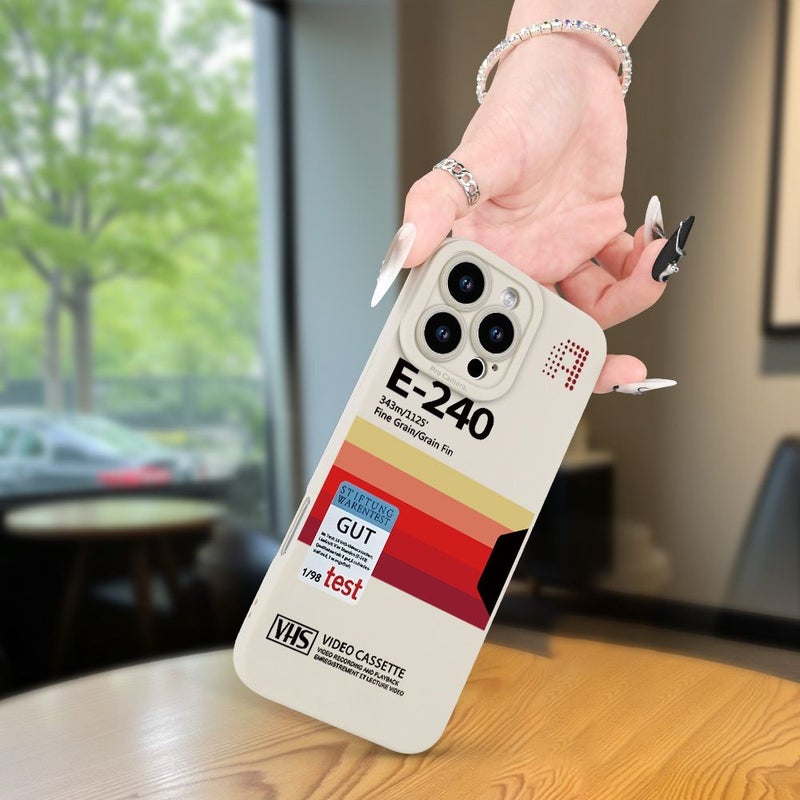 غلاف هاتف أبيض متوافق مع iPhone 7 Plus 8 Plus، بنقش شريط فيديو قديم (VHS)، بتصميم أنيق، ملمس غير لامع، مقاوم للسقوط. - Image 3
