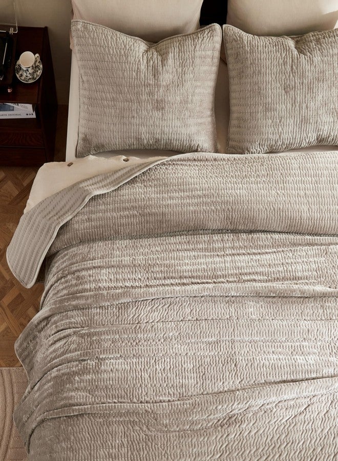 WDCOZY طقم لحاف مخملي مزدوج من WDCOZY - غطاء سرير ناعم وخفيف الوزن بنمط بيج مخطط ومطرز، غطاء سرير ريفي محايد اللون بنمط ريفي، لحاف دافئ وخفيف الوزن من مجموعة مفروشات عصرية، 3 قطع - Image 2