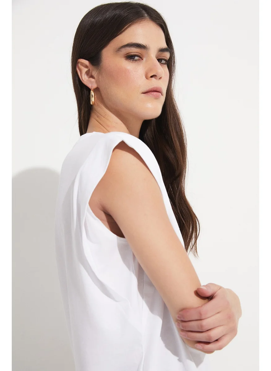 جون Basic Cotton Crew Neck Sleeveless T-Shirt