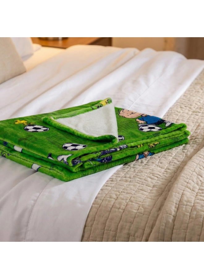 Franco Collectibles® Peanuts® Snoopy & Gang Soccer Throw, Super Soft Plush Cozy Throw Blanket, 46 in x 60 in, (Official Peanuts® Product) - Image 5