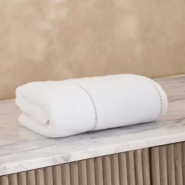 Pan Home Zero Twist Hand Towel 50x90cm - White/Gold - Image 4