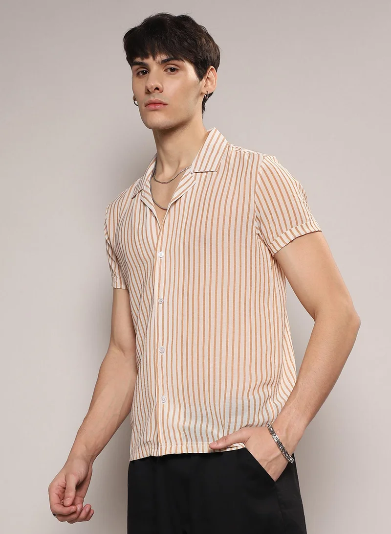 Campus Sutra Campus Sutra Men's White & Brown Unbalanced Striped Shirt For Casual Wear | Spread Collar | Short Sleeve | Button Closure | Shirt Crafted With Comfort Fit For Everyday Wear