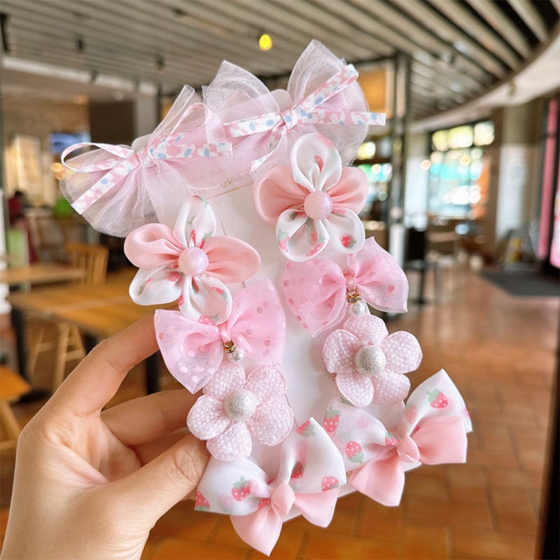 Adorable children's cartoon hair clips from Korea, perfect for princess-style hairstyles. Ideal for young girls and babies, these cute hair accessories are great for adding a touch of charm to their look. - Image 1