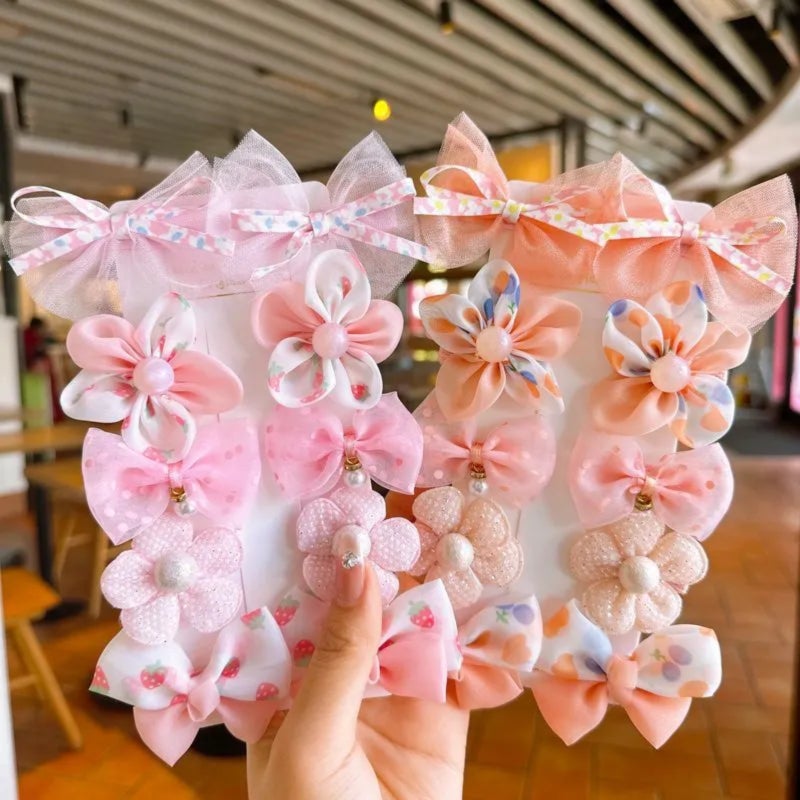 Adorable children's cartoon hair clips from Korea, perfect for princess-style hairstyles. Ideal for young girls and babies, these cute hair accessories are great for adding a touch of charm to their look. - Image 2