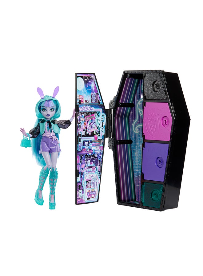 MONSTER HIGH Monster High  Doll and Fashion Set, Twyla  Doll, Skulltimate Secrets : Neon Frights , Dress-Up Locker with 19+ Surprises - Image 1