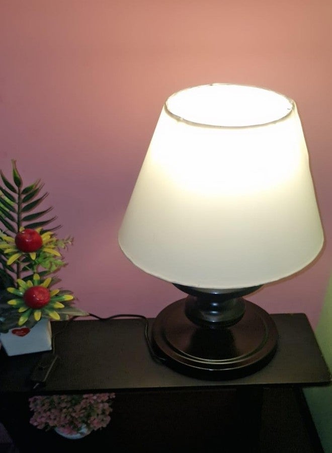 مصباح طاولة أنيق وعصري من SECURE DECOR بقاعدة سوداء كلاسيكية وغطاء قماشي أبيض | إضاءة محيطة ناعمة لغرفة المعيشة، غرفة النوم، المكتب | مصباح ديكور أنيق بجانب السرير مع حامل لمبة E27 - Image 2