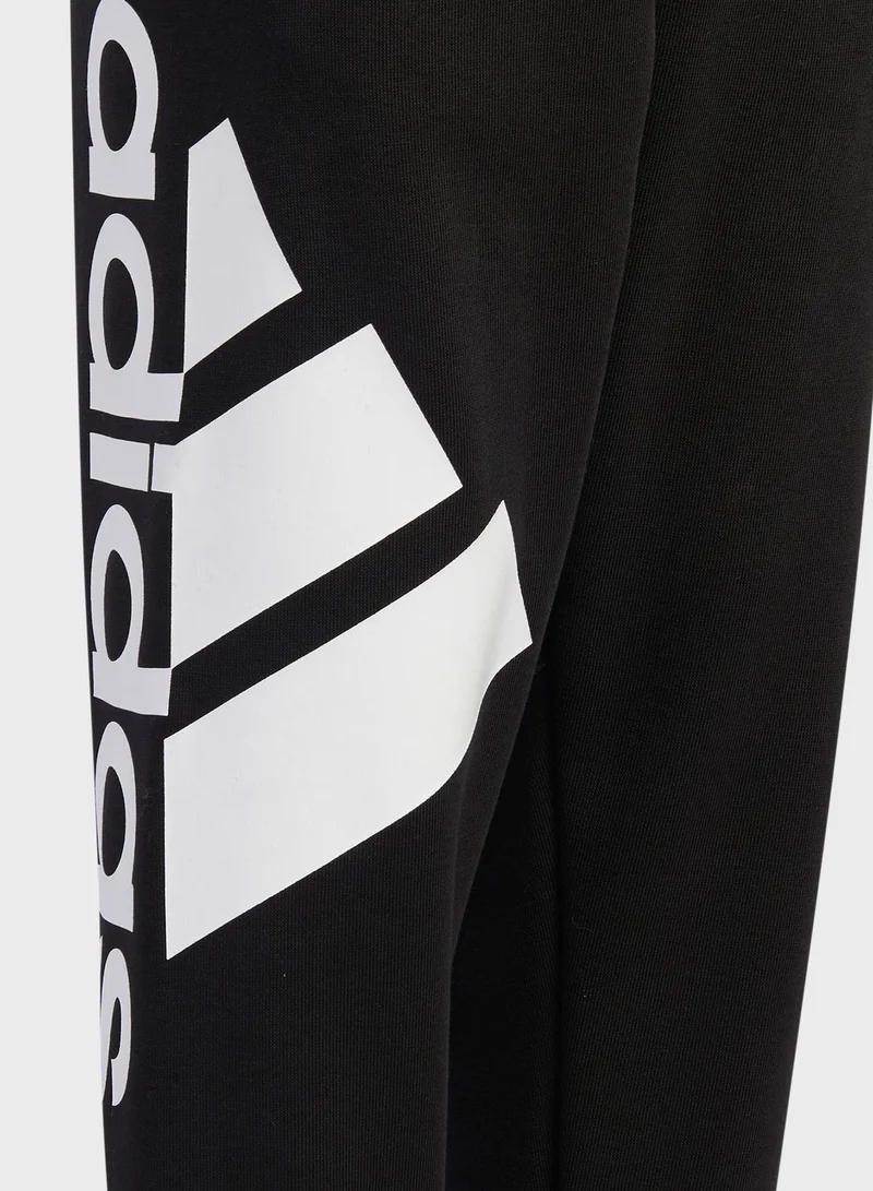 adidas بنطال رياضي خفيف بشعار الماركة للأطفال