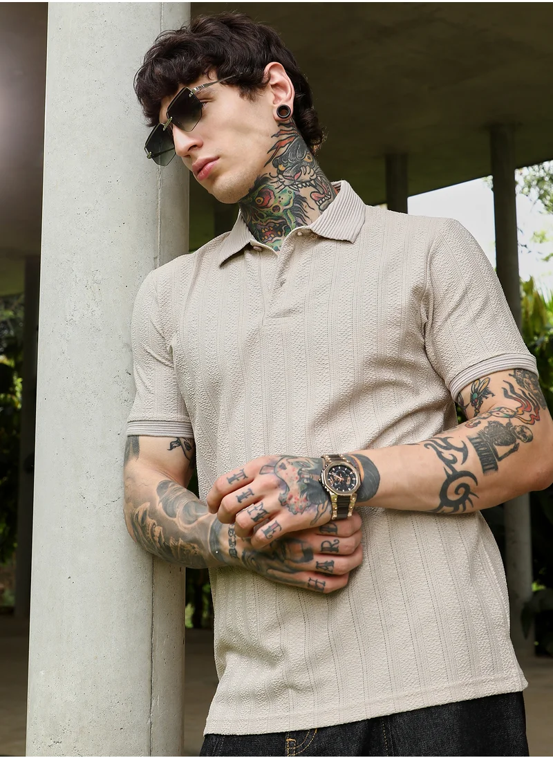 كامبوس سوترا Men's Ecru Beige Texture-Lined Polo T-Shirt For Casual Wear | Polo Neck | Short Cuffed Sleeves | Half-Button Closure | T-Shirt Crafted With Comfort Fit For Everyday Wear