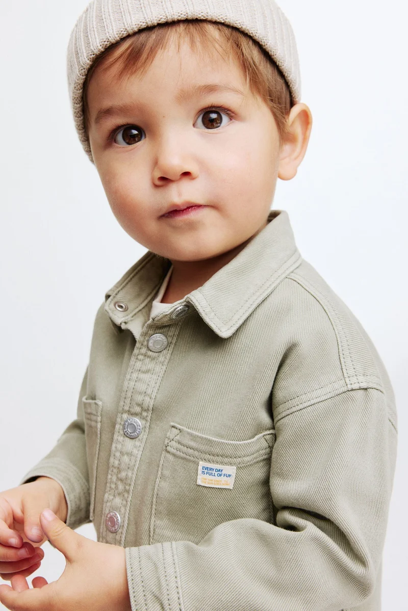 اتش اند ام جاكيت خفيف من قماش الدنيم القطني