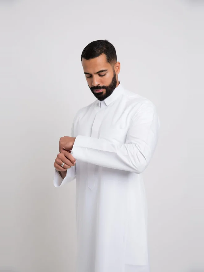 ALSHIAKA Men Classic Zippered Qalab Thobe, White - 62inches