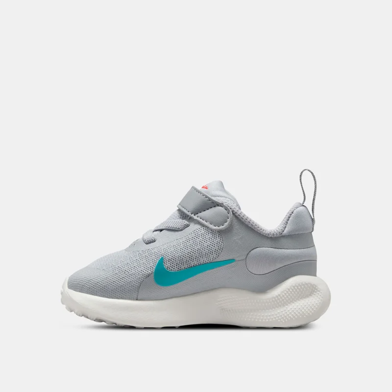 Nike Kids' Revolution 7 Shoes
