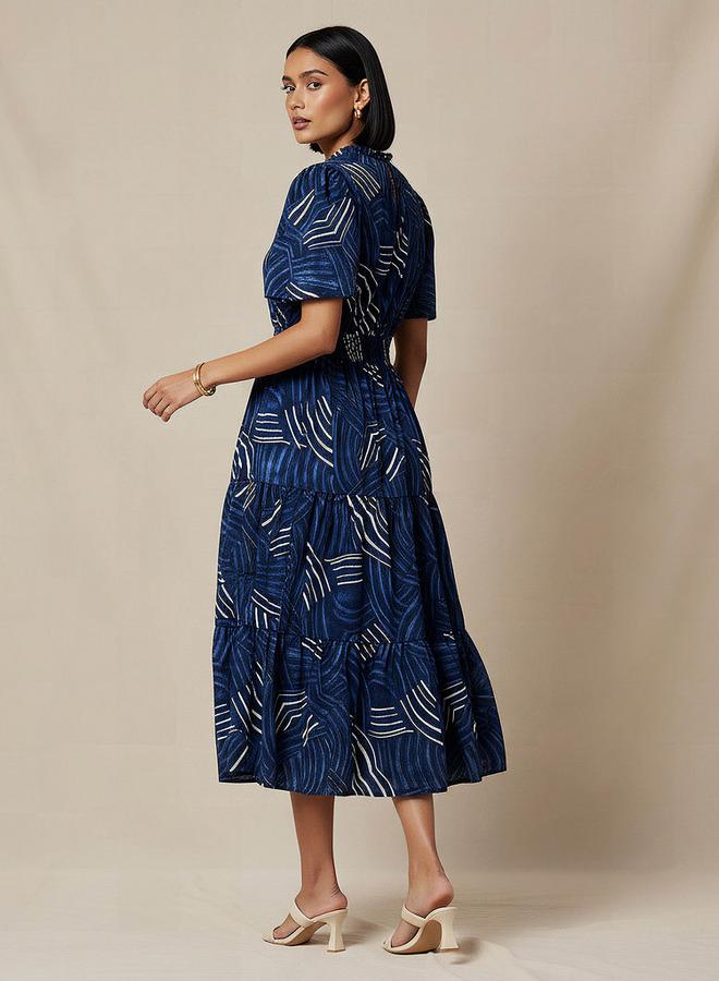 سبلاش فيڤ فستان ميدي من الفيسكوز بطبقات وأكمام فراشة - Image 3