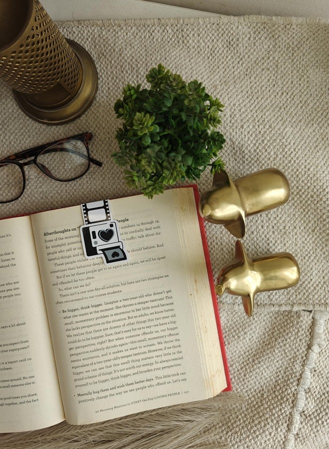 INKLING HUB فواصل كتب من إنكلينج هب | أفضل هدية لمحبي الكتب | فواصل كتب أنيقة للمذكرات والمخططات والدفاتر | تغليف لامع (مجموعة من 8 فواصل كتب مغناطيسية بألوان الباستيل) - Image 5