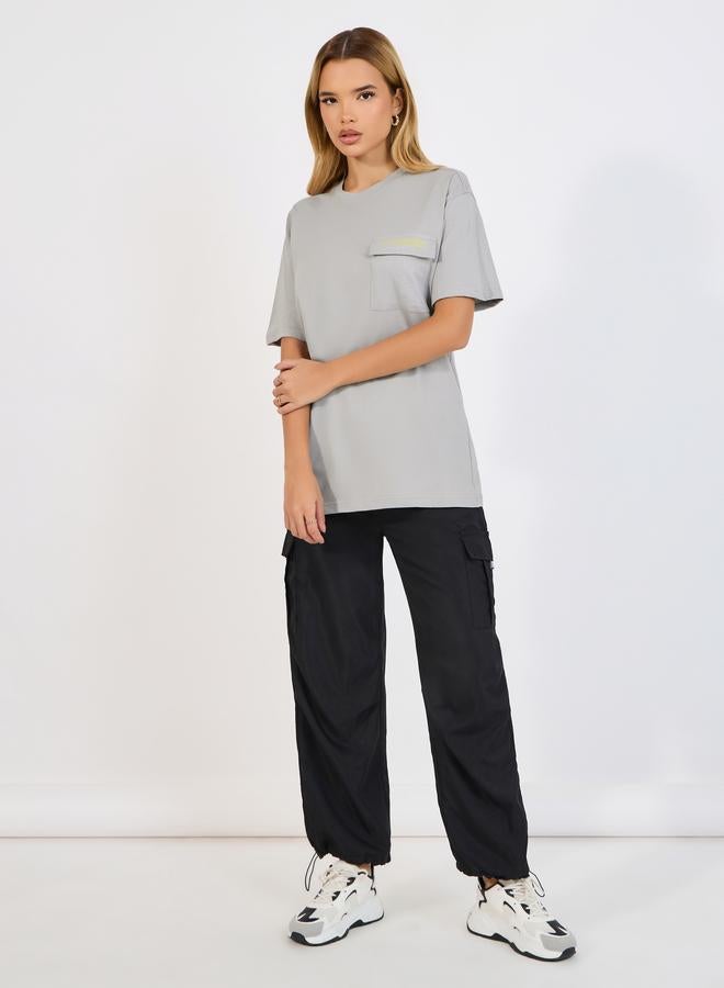 Styli Styli Oversized Forward Shoulder T-Shirt with Pocket and Short Sleeve - Image 2
