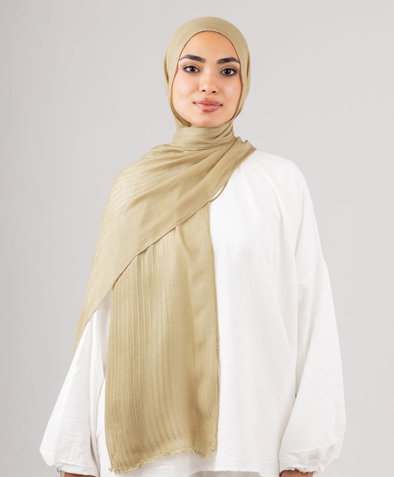 طرحة كتان أنيقة بيج دافئ