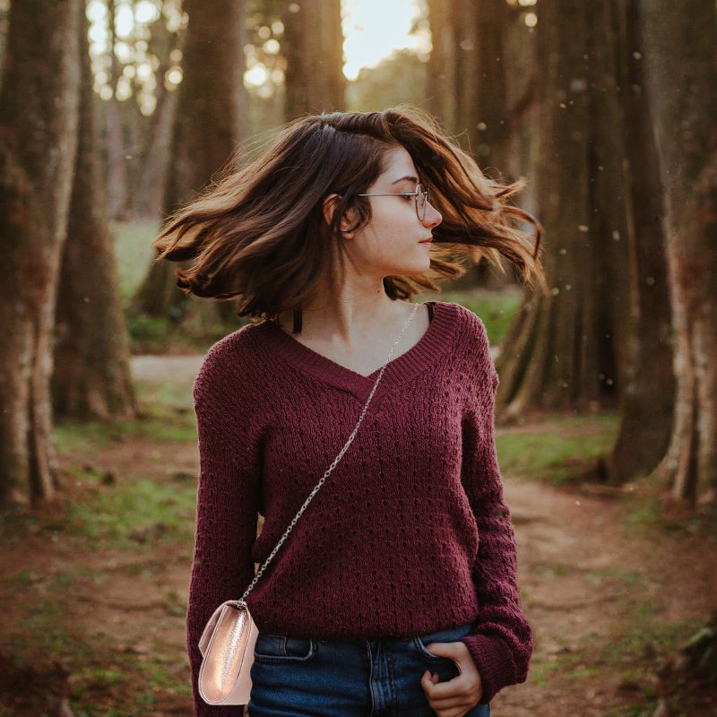 حقيبة يد مسائية أنيقة من قماش الورد للحفلات الرسمية وحفلات الزفاف، بتصميم محمول للتخزين. - Image 4