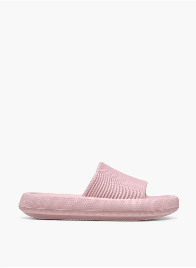 سيليست Women's Textured Slip-On Slides