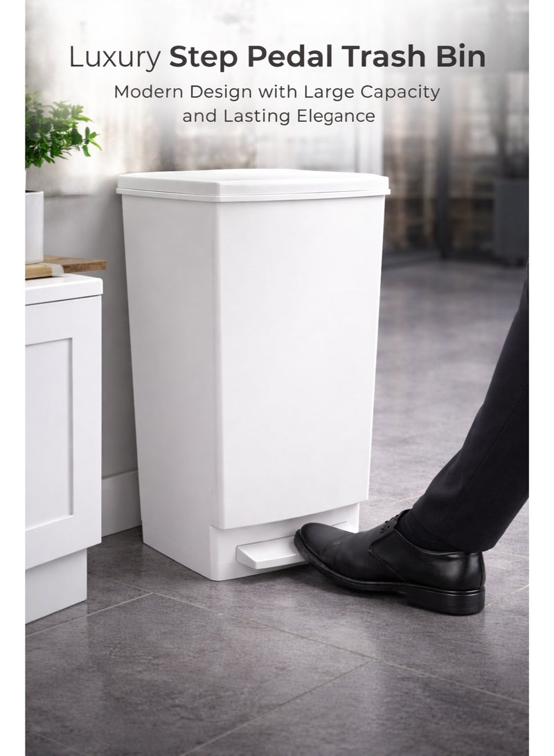 ALMUFARREJ White pedal trash can - Image 1