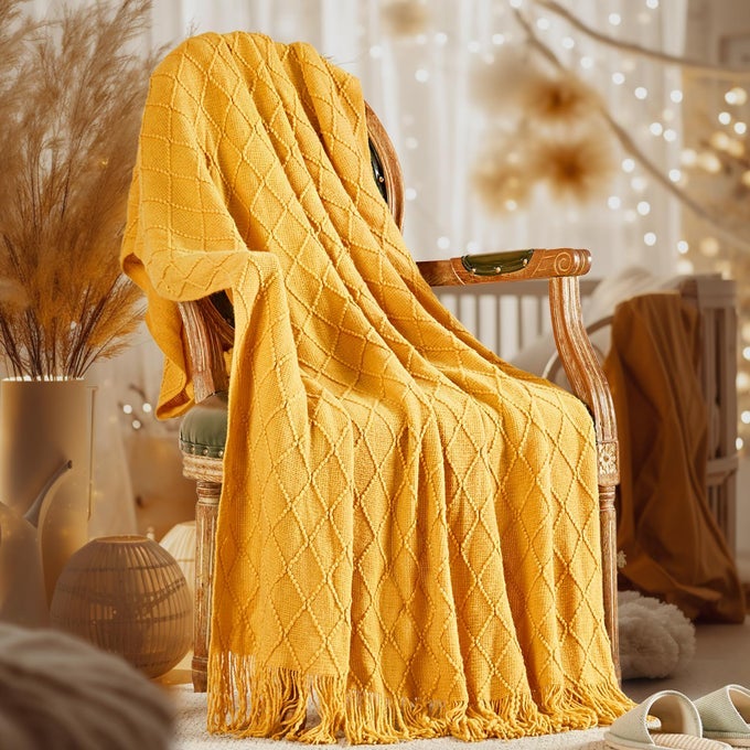 KNITTED FALL THROW BLANKET FOR COUCH AND BED KNIT FALL DECOR HALLOWEEN BLANKET WITH TASSEL MUSTARD YELLOW LIGHTWEIGHT DECORATIVE FARMHOUSE WARM WOVEN BLANKETS AND THROWS FOR WOMEN 50X60