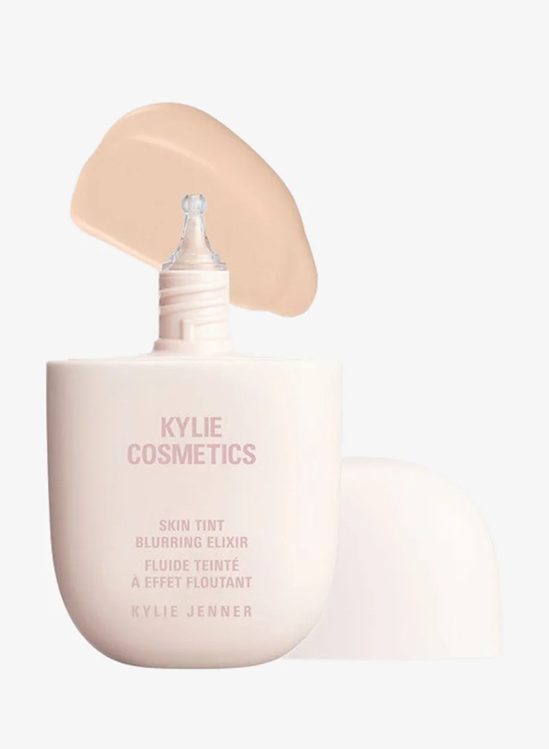 كايلي كوزماتيكس كريم أساس سائل لإخفاء العيوب بلمسة نهائية ضبابية - ،  مل