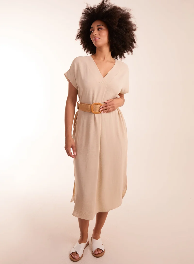 بلو فانيلا فستان ميدي بياقة على شكل حرف  وحزام