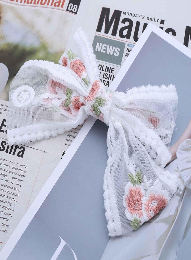 CHIROGRAPHY مشبك شعر شيروغرافى مزين بفيونكة من الدانتيل الزهري للنساء والفتيات | إكسسوار شعر أنيق بتصميم فيونكة عتيقة | دبوس شعر مانع للانزلاق للشعر الكثيف والخفيف | مثالي للاستخدام اليومي والمناسبات (أبيض) - Image 3