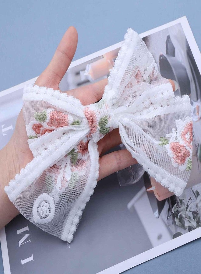 CHIROGRAPHY مشبك شعر شيروغرافى مزين بفيونكة من الدانتيل الزهري للنساء والفتيات | إكسسوار شعر أنيق بتصميم فيونكة عتيقة | دبوس شعر مانع للانزلاق للشعر الكثيف والخفيف | مثالي للاستخدام اليومي والمناسبات (أبيض) - Image 4