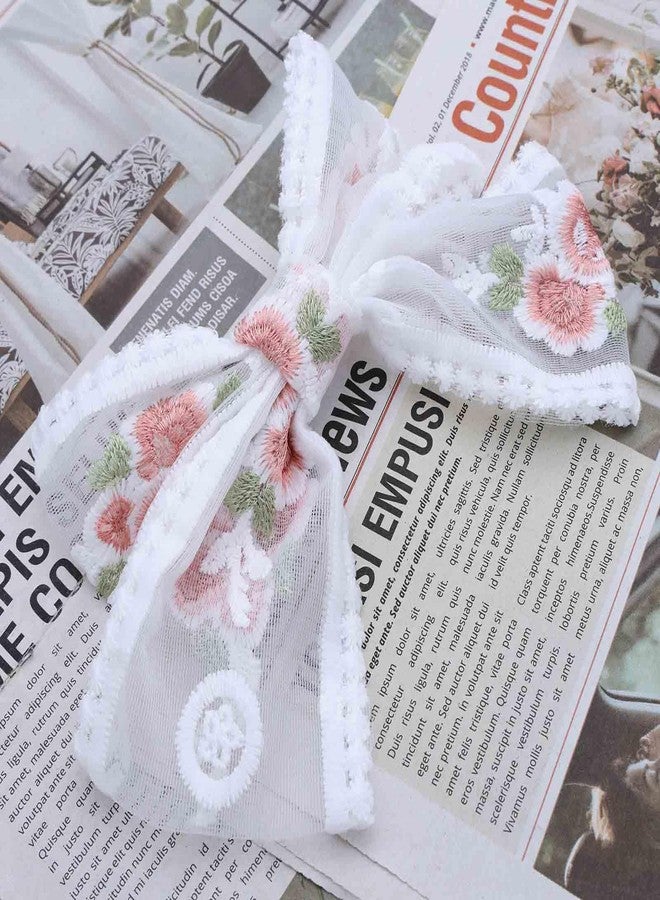 CHIROGRAPHY مشبك شعر شيروغرافى مزين بفيونكة من الدانتيل الزهري للنساء والفتيات | إكسسوار شعر أنيق بتصميم فيونكة عتيقة | دبوس شعر مانع للانزلاق للشعر الكثيف والخفيف | مثالي للاستخدام اليومي والمناسبات (أبيض) - Image 5