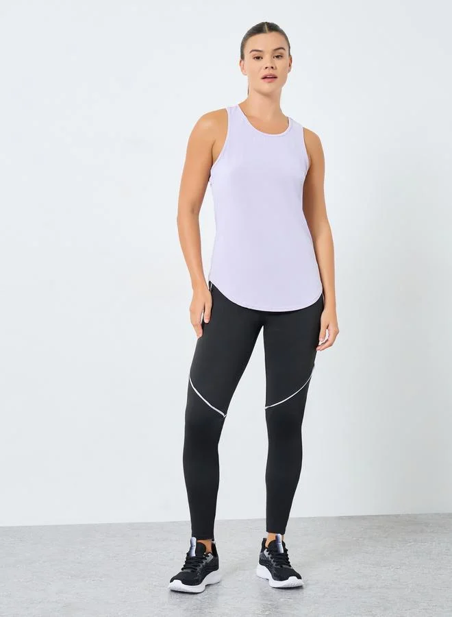 ستايلي اكتيف طقم ليجنز بتفاصيل خياطة متباينة مع حمالة صدر رياضية وتوب سباق بنسيج ستايلي