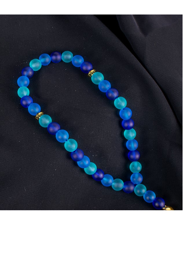 ذا بلاك بيرل اكسسوريز سبحة من حجر الأوبال الأزرق الخلاب من 33 حبة - Image 3