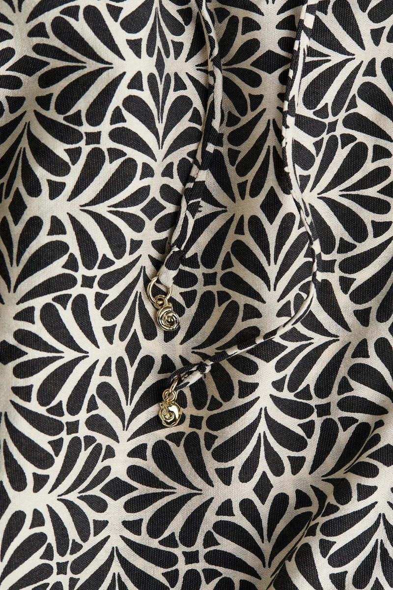 H&M Frill-collar blouse