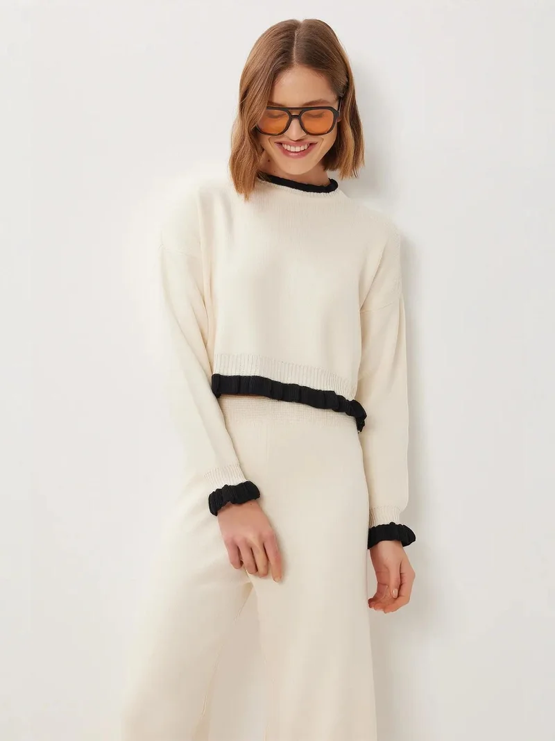 إسطنبول الساحرة ISTANBUL Ruffle Detailed Sweater and Wide Leg Pants Co-ord Set