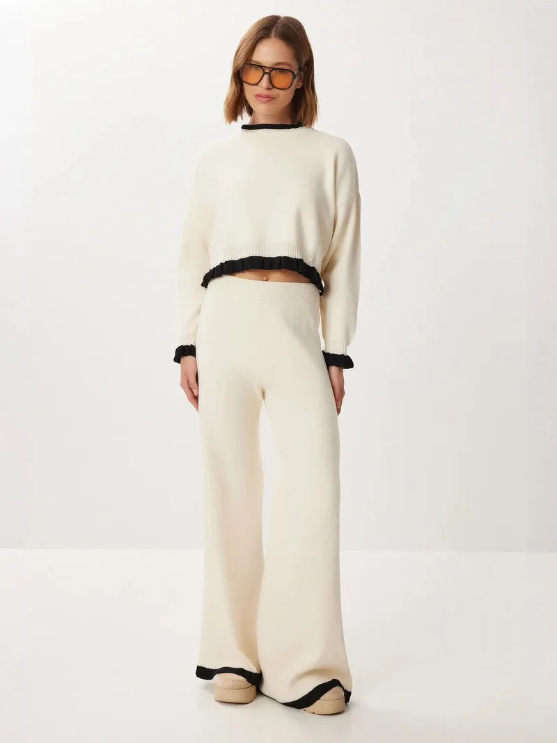 إسطنبول الساحرة ISTANBUL Ruffle Detailed Sweater and Wide Leg Pants Co-ord Set