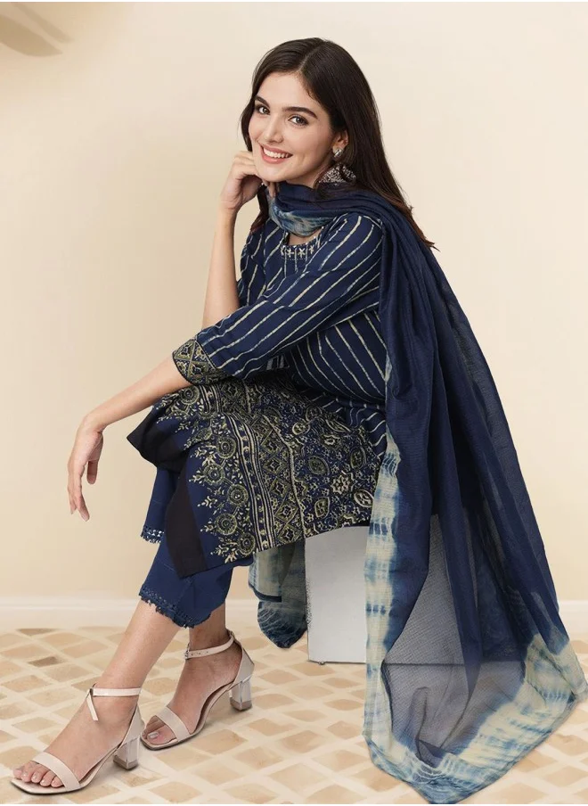آي شين Straight Fit Striped Pattern Round Neck Three-Quarter Sleeves Navy Blue Colour Knitted Cotton Kurta Set for Women with Semi Elastic Closure - Designed with Style and Comfort