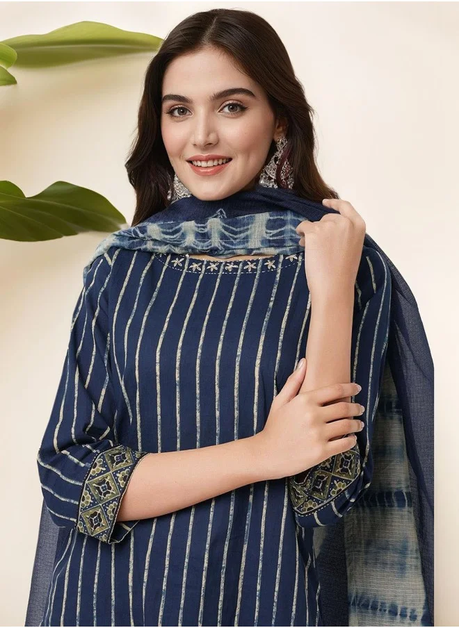 آي شين Straight Fit Striped Pattern Round Neck Three-Quarter Sleeves Navy Blue Colour Knitted Cotton Kurta Set for Women with Semi Elastic Closure - Designed with Style and Comfort