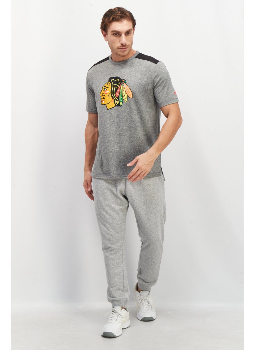 Fanatics - Men Sportswear Fit Short Sleeves Blackhawks Hockey T-Shirt, Grey Combo - Image 1