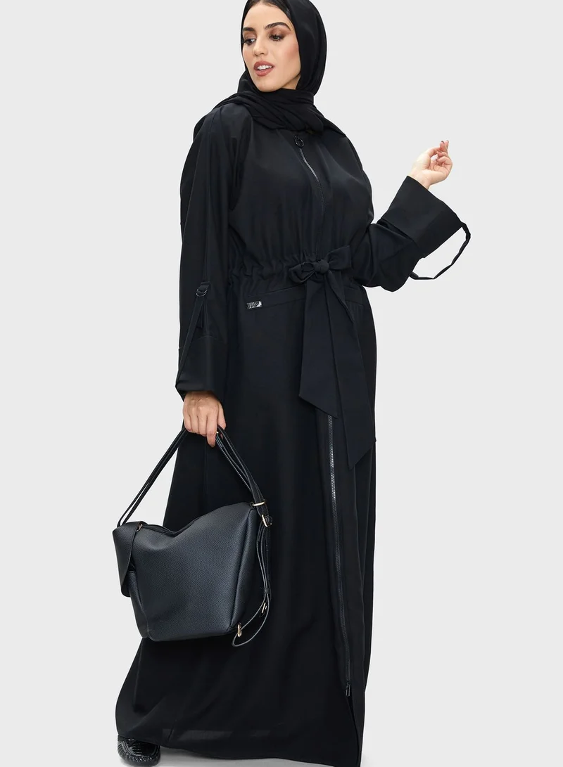 Nayomi Moda Belted Zip Through Abaya