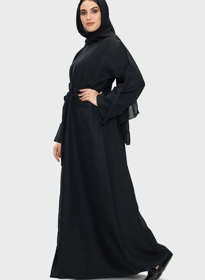 Nayomi Moda Belted Zip Through Abaya