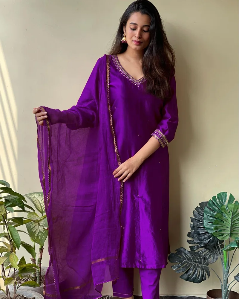 GoSriKi  GoSriKi Women's Cotton Blend Straight Embroidered Kurta with Pant & Dupatta (BAGICHA Begani-GS_3XL_Begani_XXX-Large) for Women | Best Price UAE