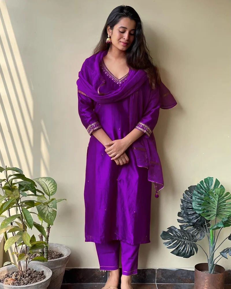 GoSriKi مزيج قطن نسائي مطرز مستقيم مع بنطال ودوباتا بيغاني