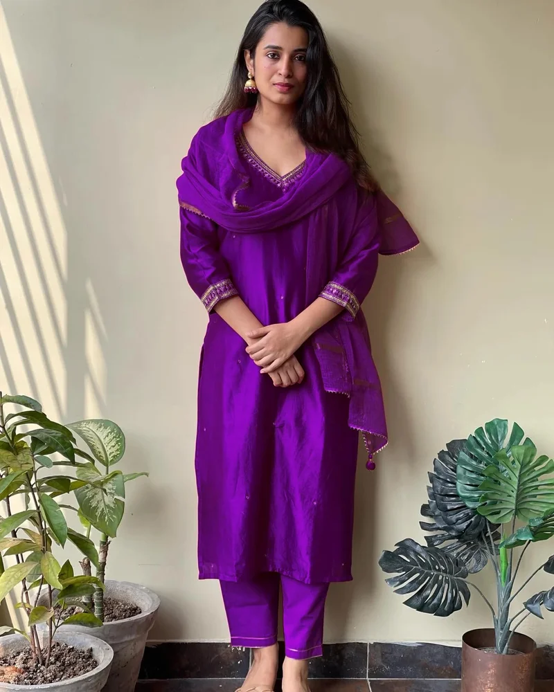 GoSriKi  GoSriKi Women's Cotton Blend Straight Embroidered Kurta with Pant & Dupatta (BAGICHA Begani-GS_3XL_Begani_XXX-Large) for Women | Best Price UAE