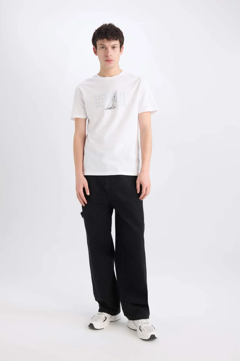 ديفاكتو Regular Fit Crew Neck Short Sleeve T-Shirt