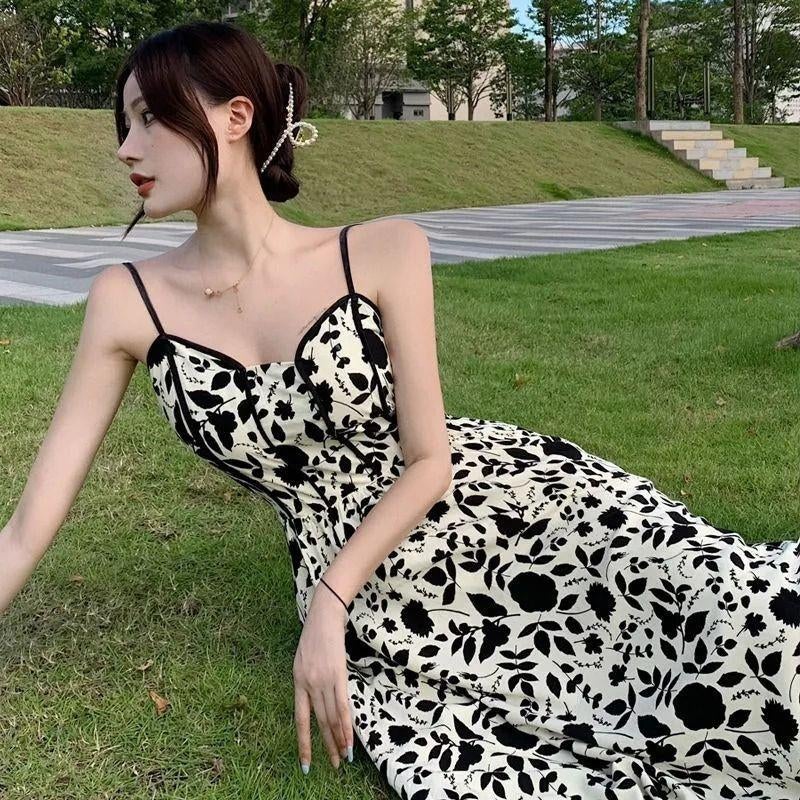Girls suspender dress female summer resort style floral skirt waist suitable for 100-150kg(black L)
