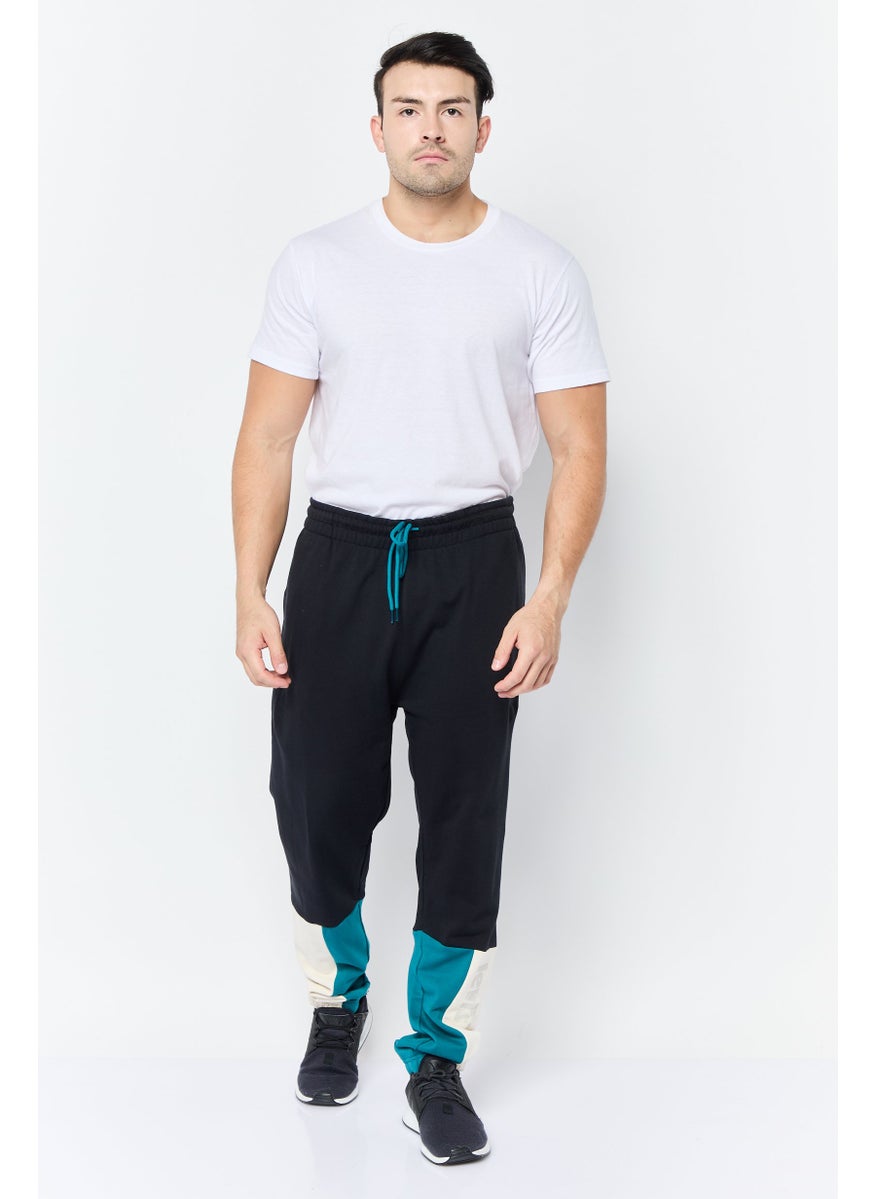 Levi's - Men Regular Fit Brand Logo Track Pants, Black - Image 1