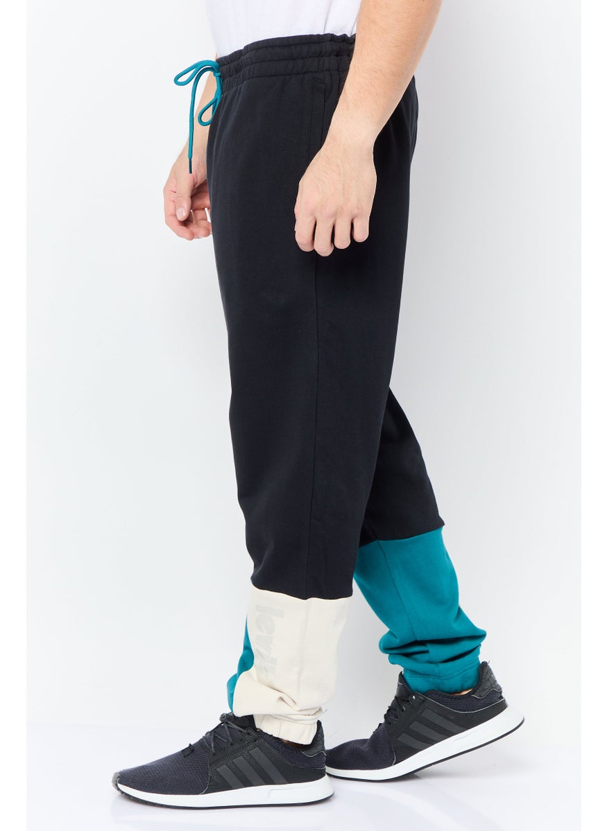 Levi's - Men Regular Fit Brand Logo Track Pants, Black - Image 1