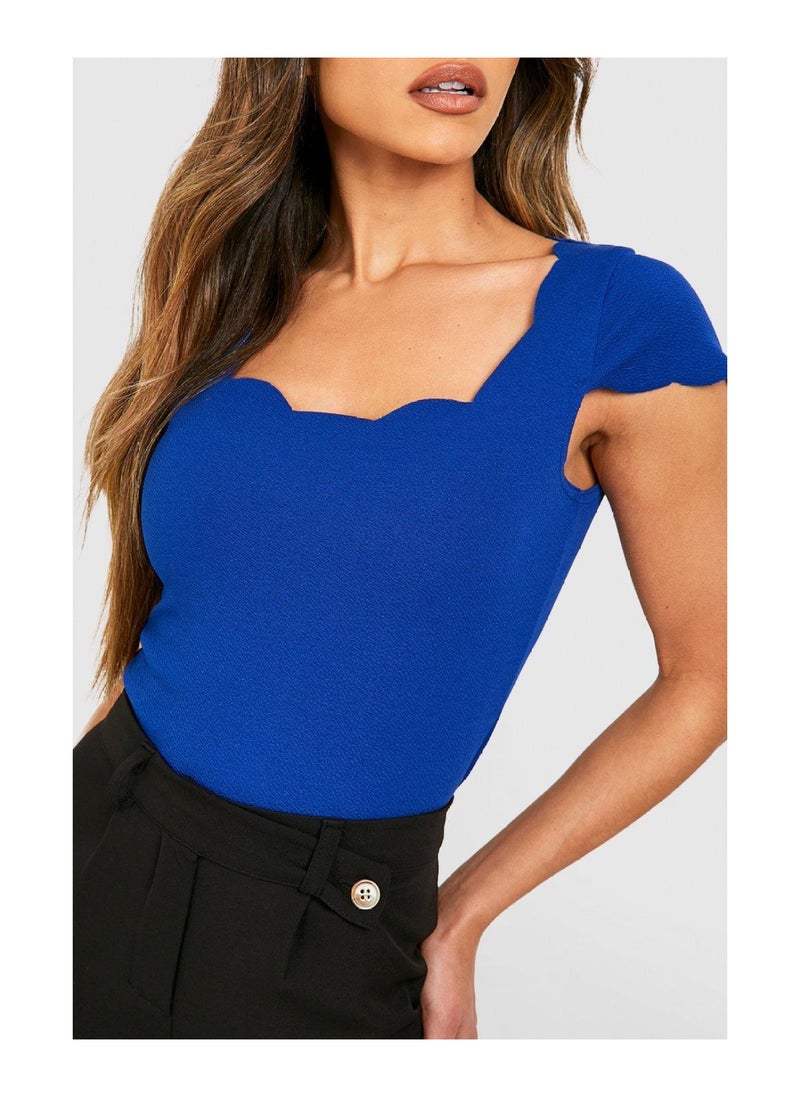 boohoo - Jersey Crepe Scalloped Edge Bodysuit - Image 1