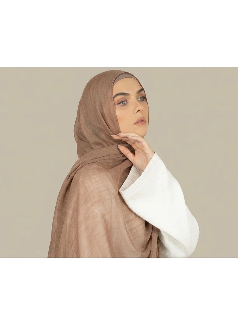 طقم فاخر يضم وشاحي حجاب نسائيين من قماش المودال | وشاح رأس سادة، ناعم، خفيف الوزن، جيد التهوية ومحتشم - Image 1