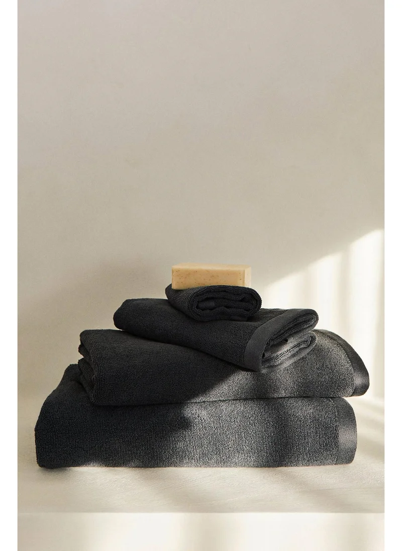 H&M Cotton terry bath sheet